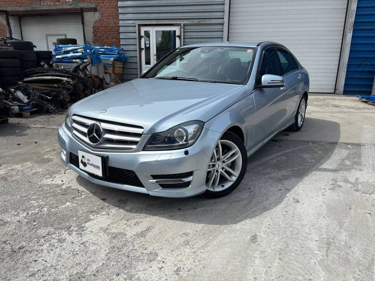 Mercedes-Benz на площадке MB Kuzbass в Барнауле